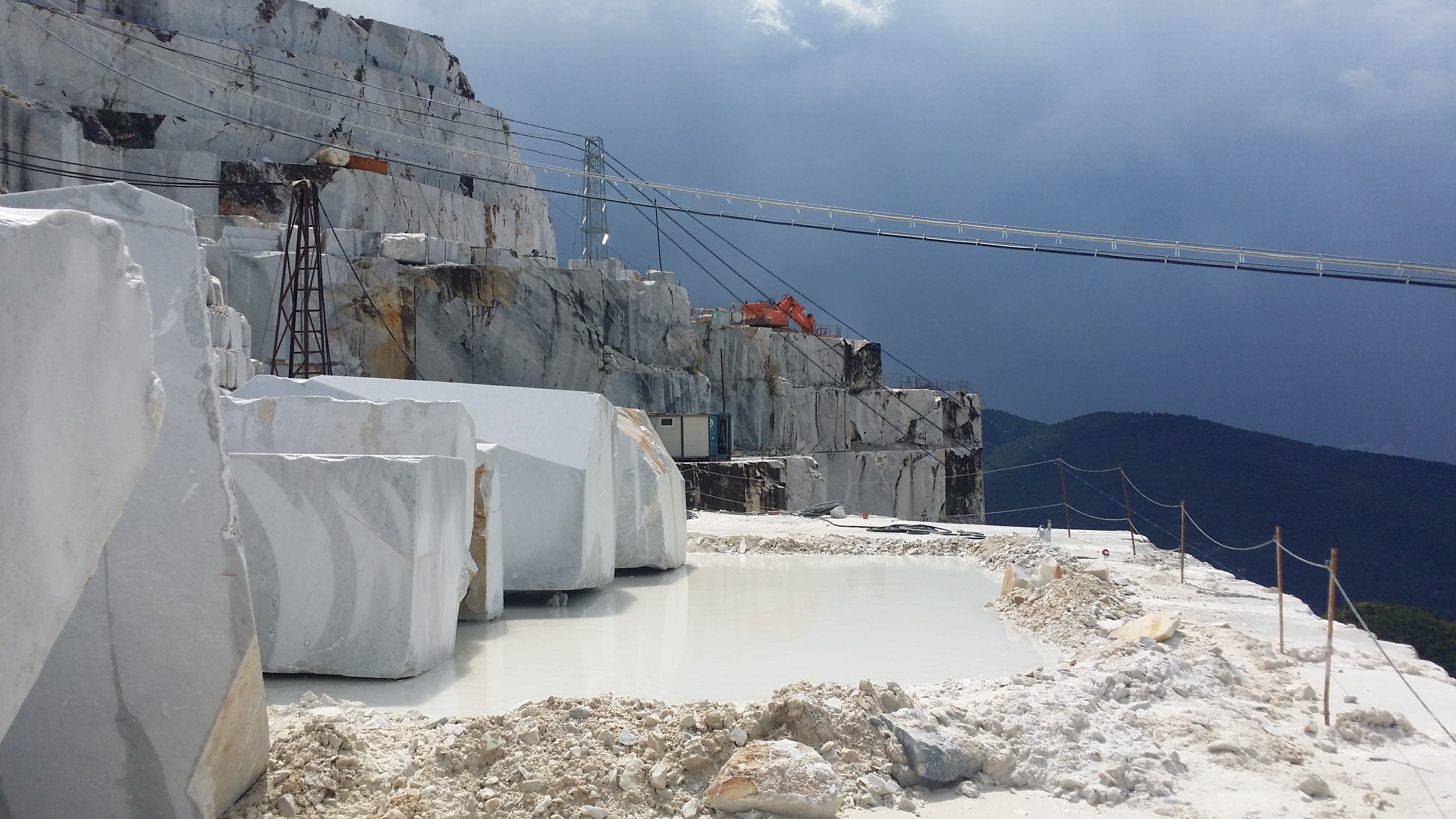 CAVE CARRARA